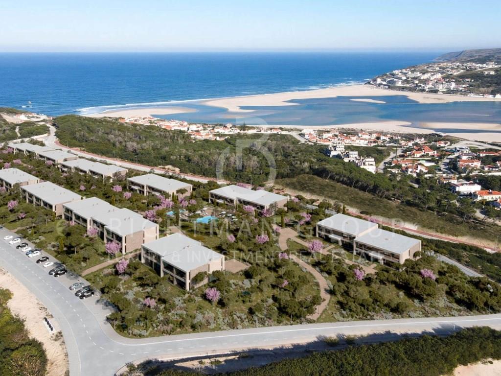 Golf & Beach Waterfront Luxury Resort V5 Detached High-End Villa B2