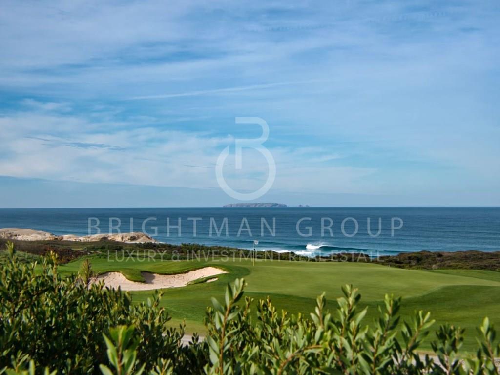Golf & Beach Waterfront Luxury Resort V5 Detached High-End Villa B2
