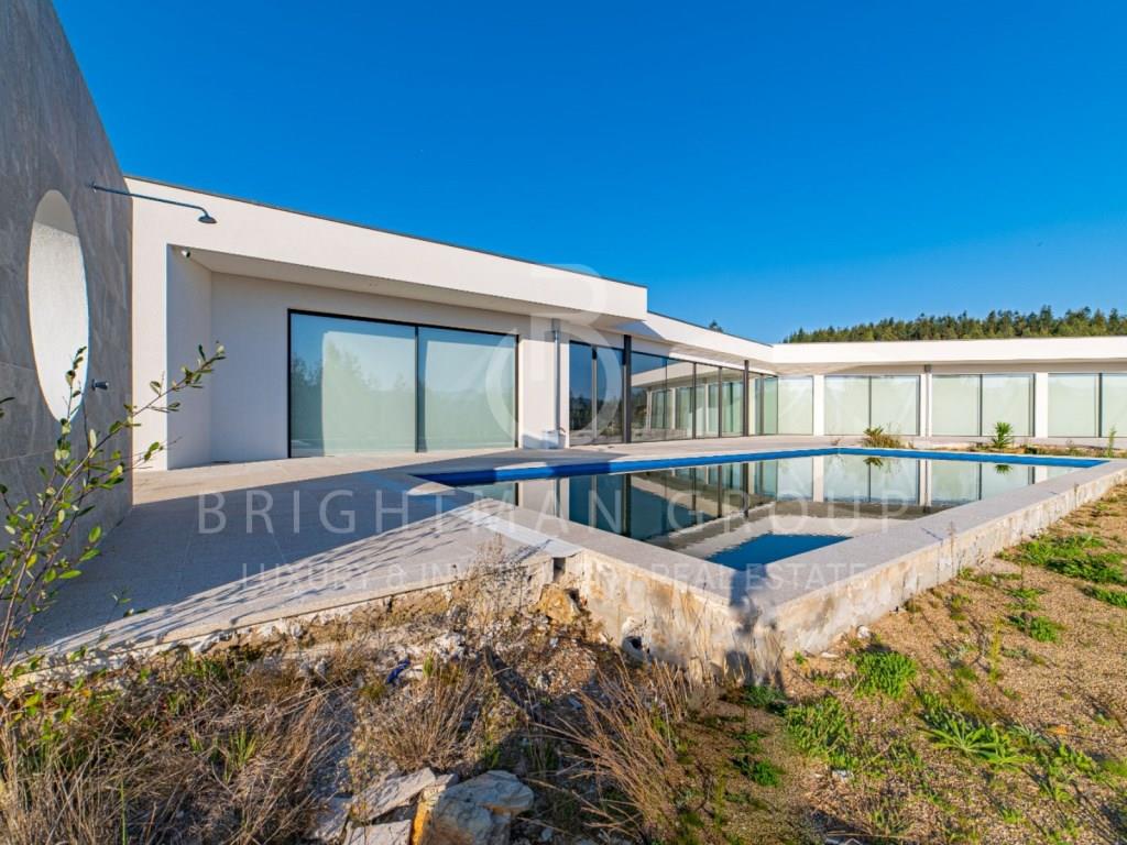 Villa with 4 suites to debut