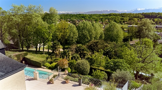 Idron- Villa met uitzonderlijk uitzicht op de Pyreneeën