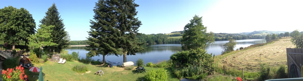 Burgundy, Morvan, less than 3 hours from Paris, House on the shores of Lake Pannecière, with pond o