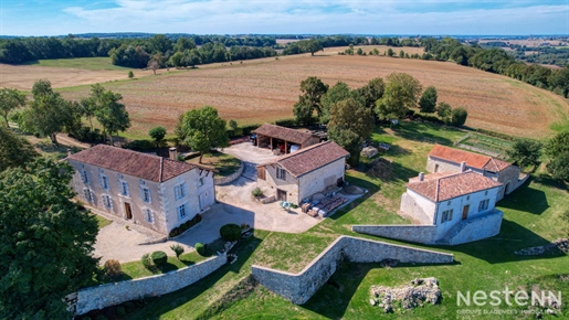 For sale property of 3.2 ha with mansion of 205 m² and many outbuildings