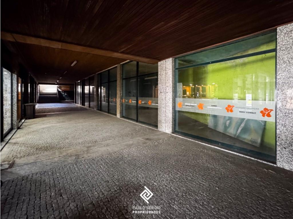 Unique Investment Opportunity - Commercial Space with 1,099 m² in São João da Madeira