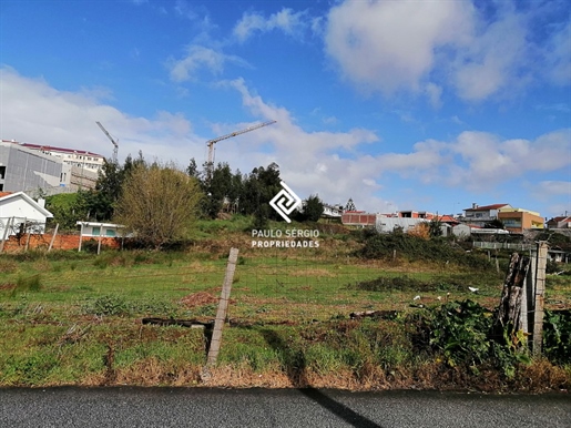 Land in Vila Nova de Gaia just 5 minutes from the beach of Madalena with area of 8850m2