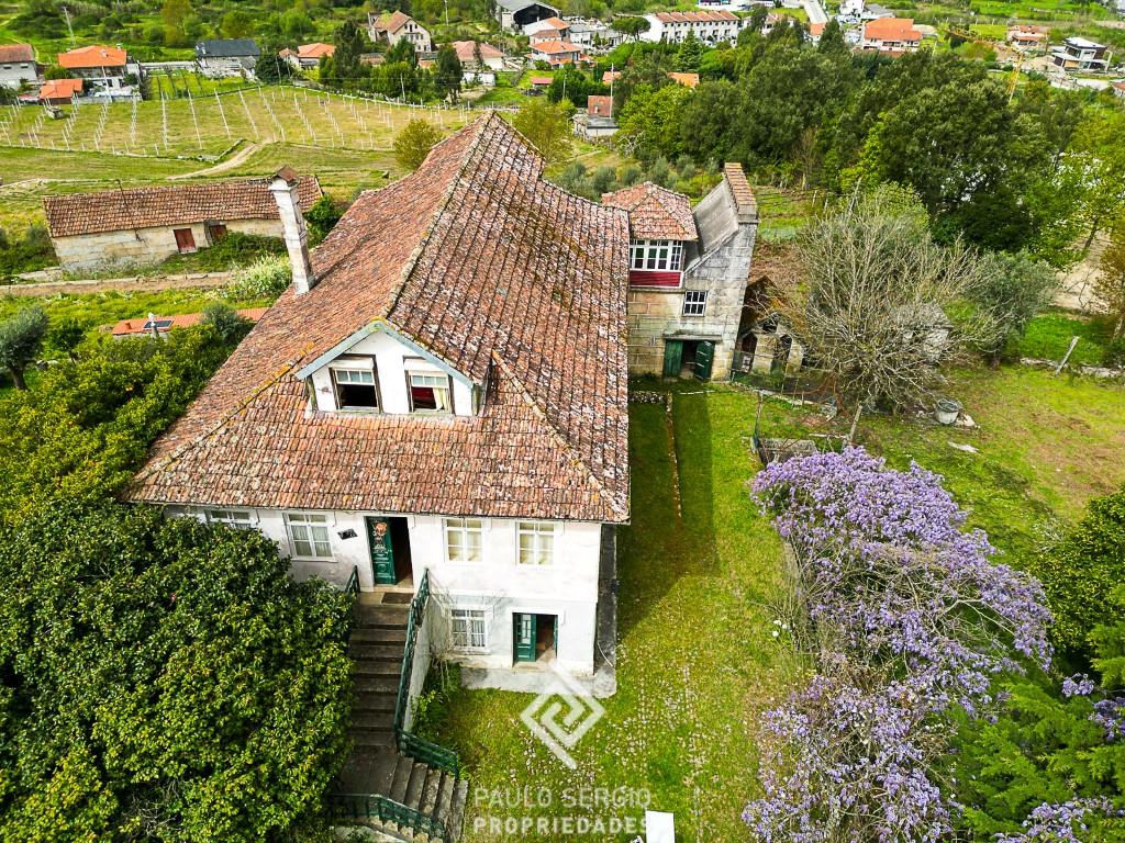 Farm to rehabilitate in the region of Marco de Canaveses