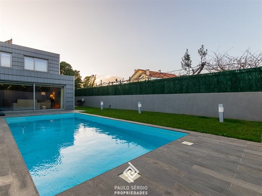 Haus T3 mit Pool in Vila Nova Gaia
