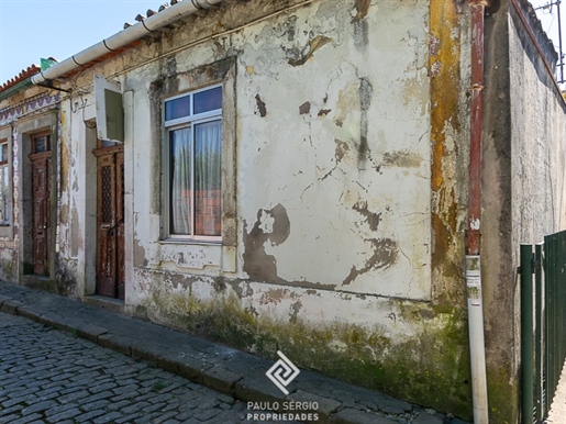 Vente conjointe de deux villas à restaurer à Vila Nova de Gaia