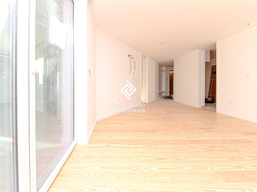 New 1-bedroom apartment with balcony in Vila Nova de Gaia City located 150m from Avenida da Repúblic