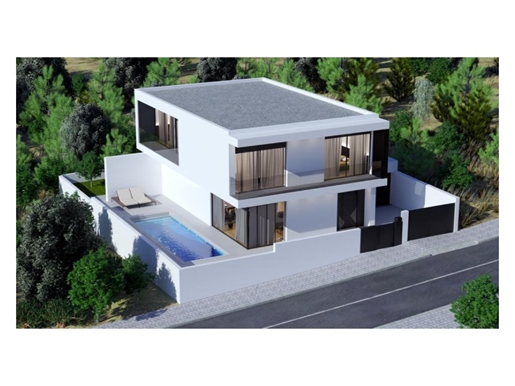 5 bedroom villa with pool located on the beach of Canidelo, in the Vila Nova de Gaia city