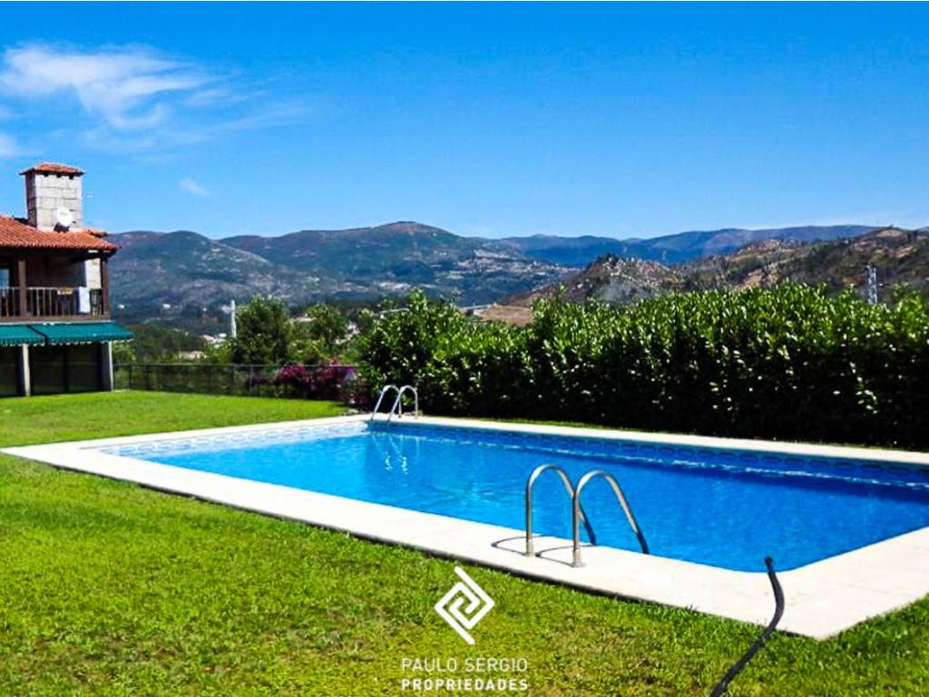 6 bedroom house with swimming pool located in Amarante