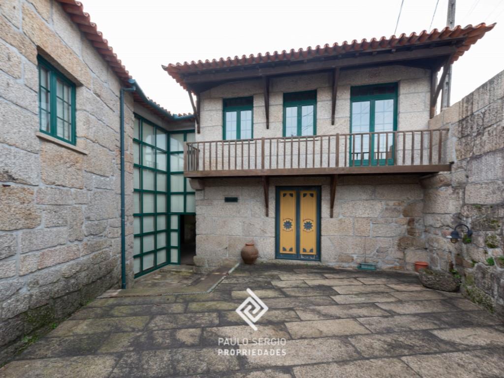 6 bedroom house with swimming pool located in Amarante