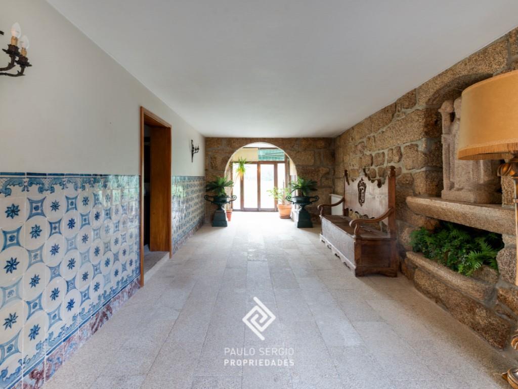 6 bedroom house with swimming pool located in Amarante