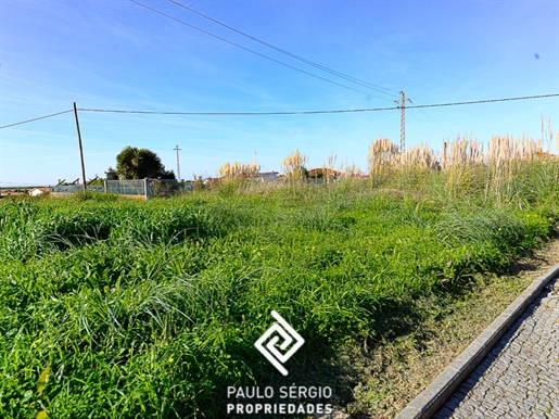 Excellent plot of land for construction in the Esmoriz City, 200m from the Train Station.