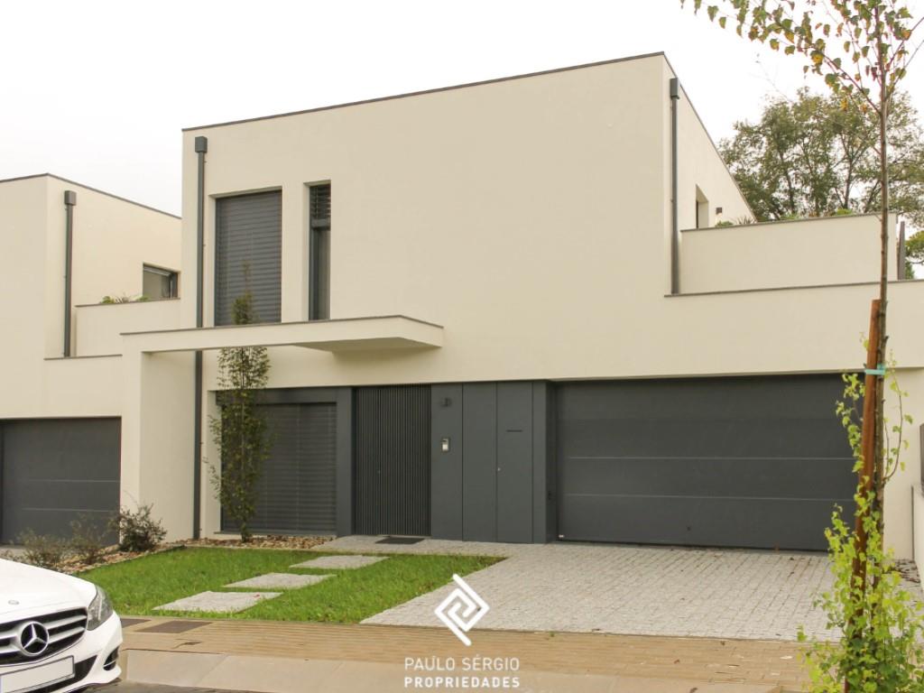 Luxury 3 bedroom villa in Palmeira - Braga
