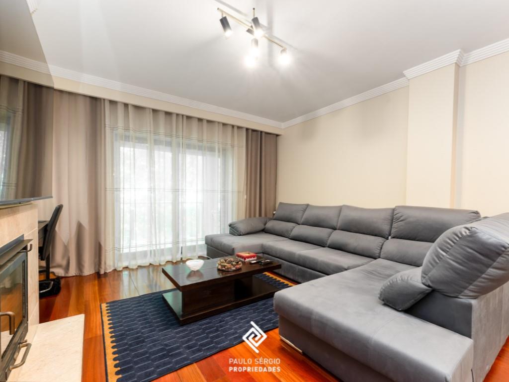 Luxuriöse 3-Zimmer-Wohnung in der prestigeträchtigen 'Plaza Gated Condominium' in Mafamude - Vila No