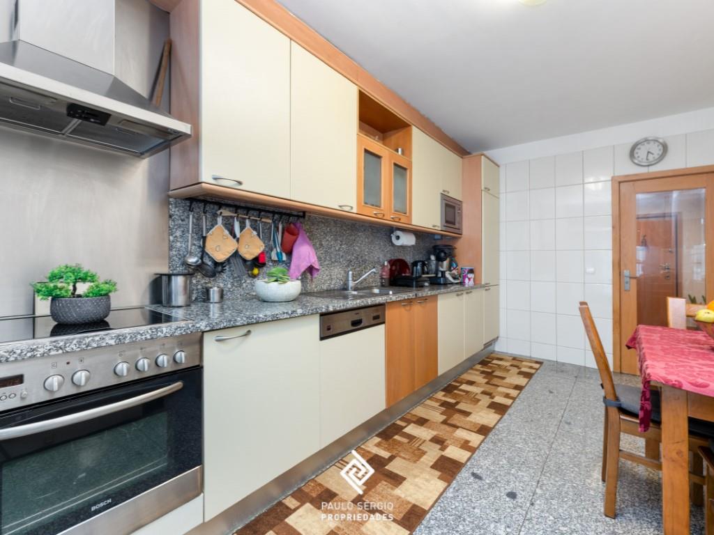 Luxuriöse 3-Zimmer-Wohnung in der prestigeträchtigen 'Plaza Gated Condominium' in Mafamude - Vila No