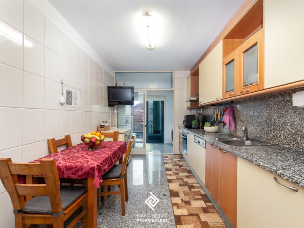 Luxuriöse 3-Zimmer-Wohnung in der prestigeträchtigen 'Plaza Gated Condominium' in Mafamude - Vila No