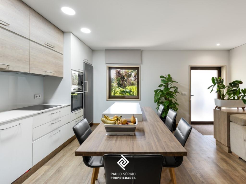 House in Castelo de Paiva with 1100m² of land