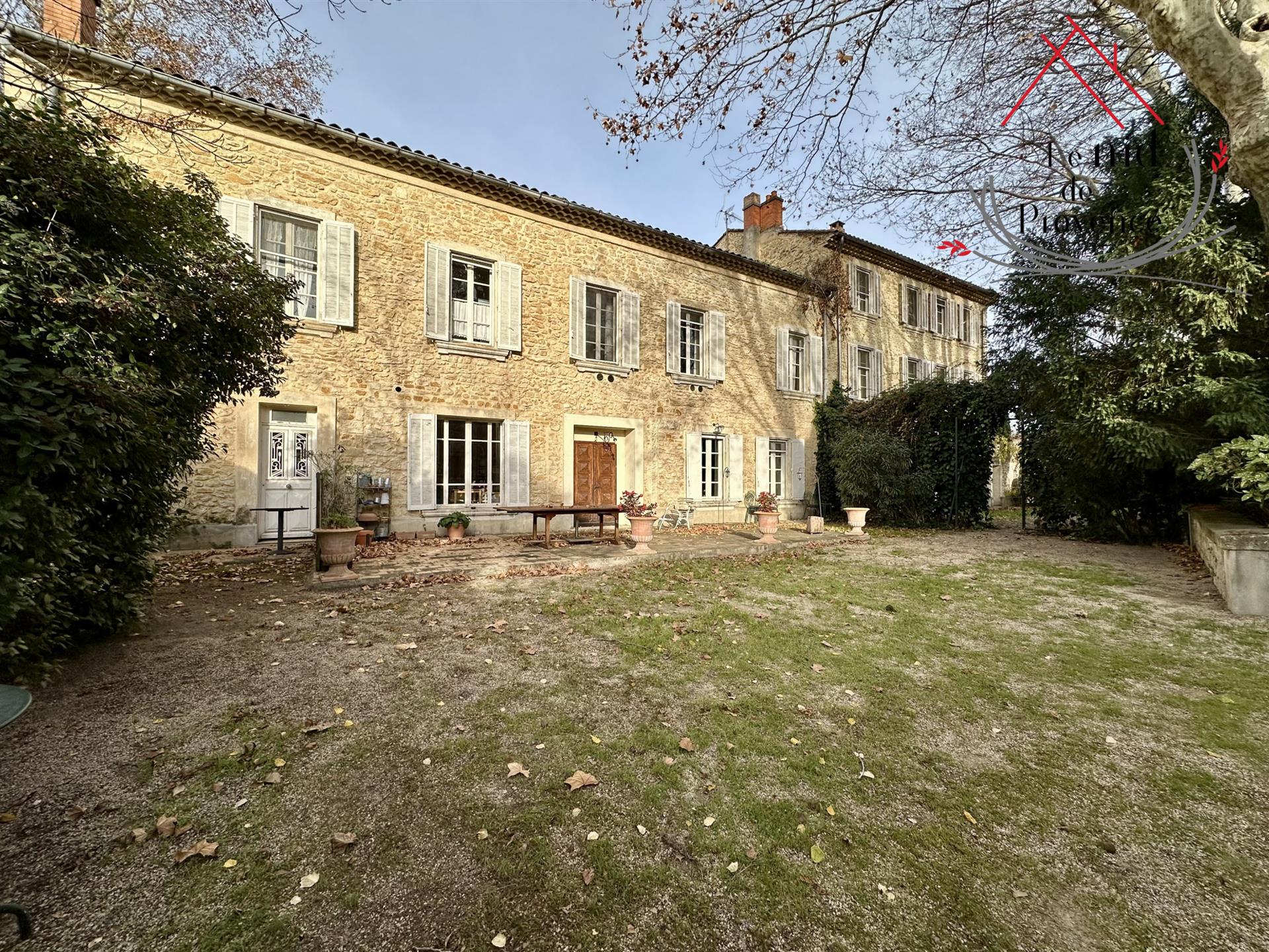 Prestigious residence in the city center of Orange