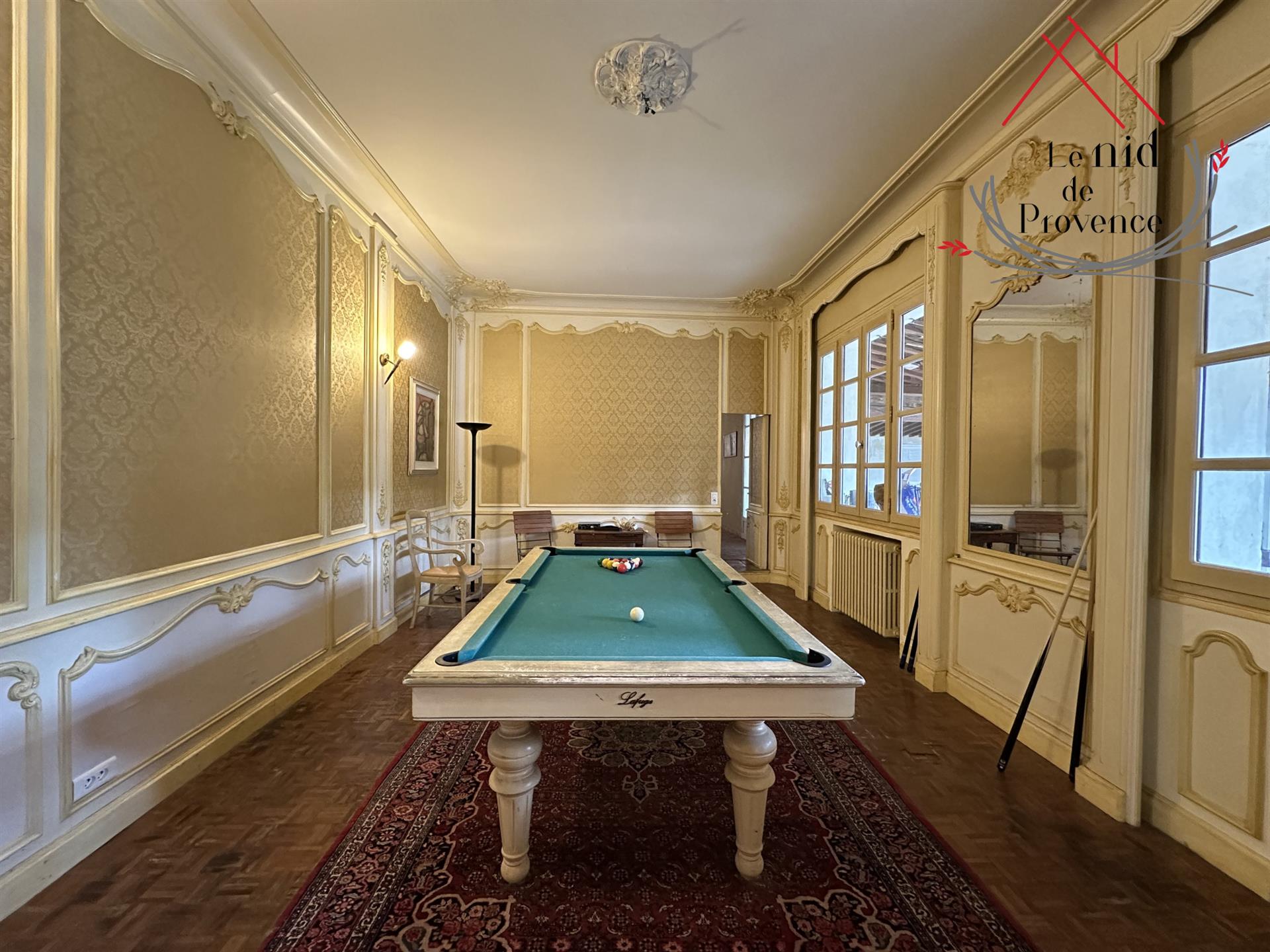 Prestigious residence in the city center of Orange
