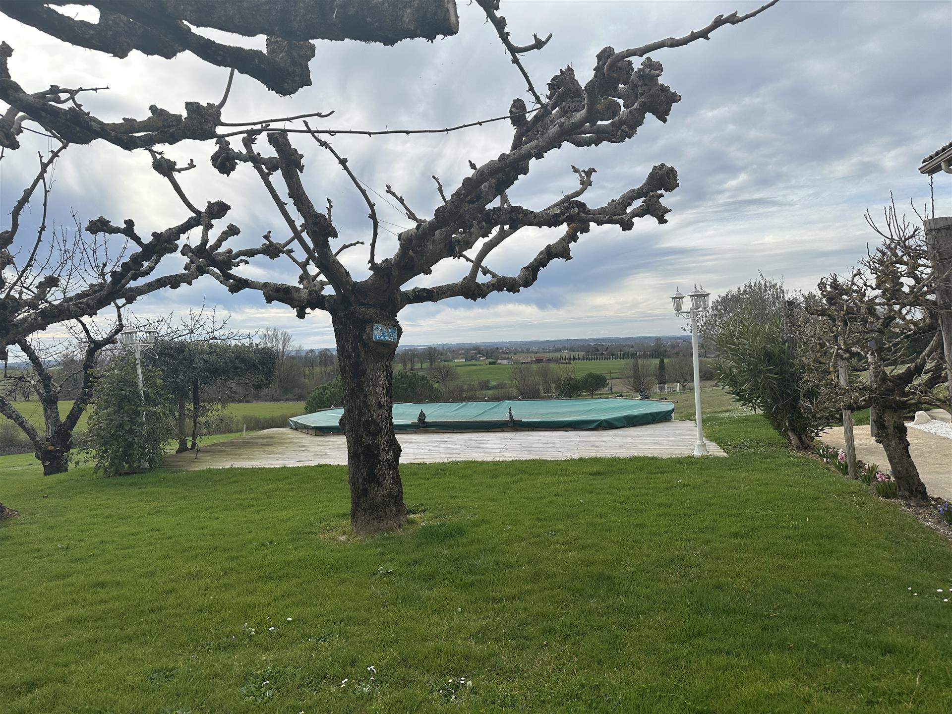 Superb stone house located in the quiet countryside but not isolated