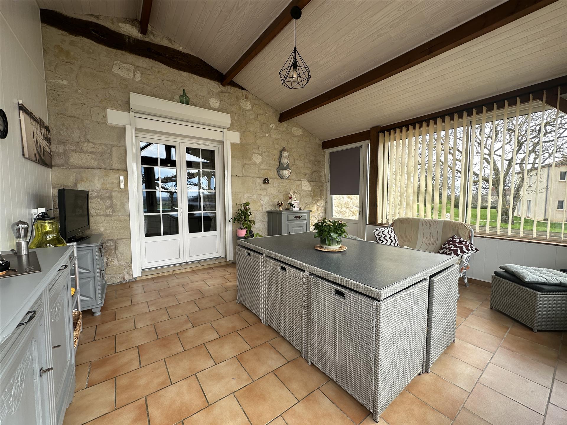 Superb stone house located in the quiet countryside but not isolated