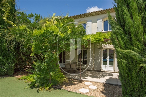 Beautiful villa for sale in Saint-Rémy-de-Provence