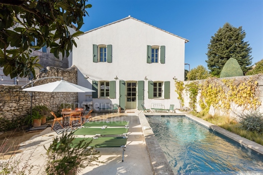 Town house with swimming pool in Saint Rémy de Provence