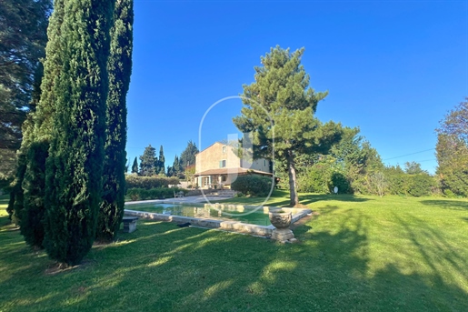 Huis met zwembad te koop tussen Avignon en Saint-Rémy-de-Provenc