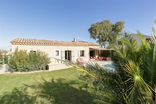 Huis te koop in Saint-Rémy-de-Provence, tussen stad en natuur