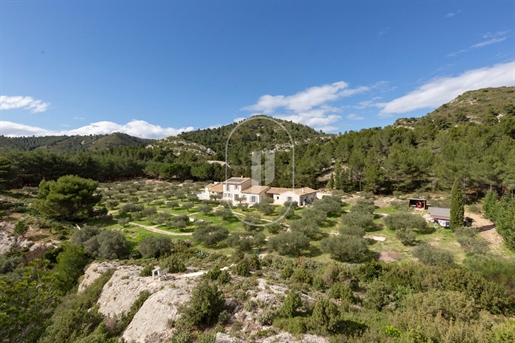 Exclusief - Huis te koop in Les Baux de Provence, met panoramisc