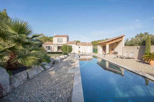 Charming villa for sale in Saint-Rémy-de-Provence