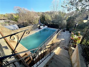 Beautiful village house, renovated, with swimming pool.