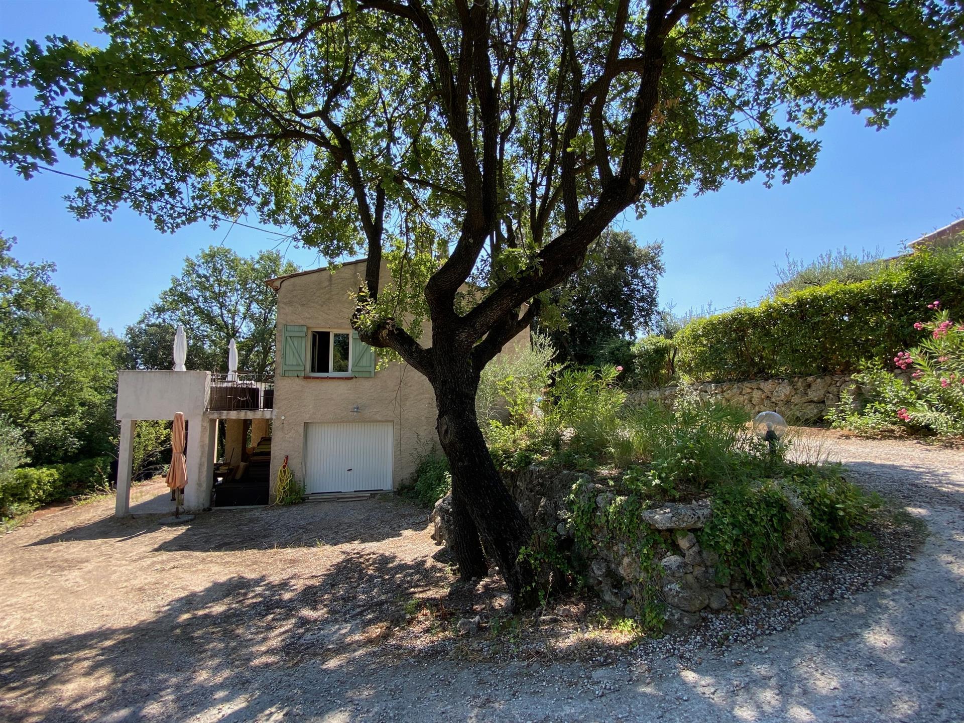 Villa på 100 m2 gångavstånd från byn Cotignac!