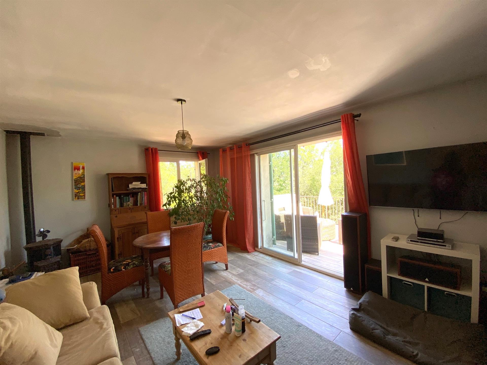 Villa på 100 m2 gångavstånd från byn Cotignac!