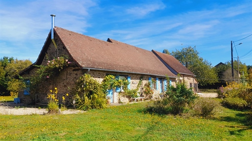 Character stone house for sale, 2/3 beds, beautiful garden. Peaceful location. Dordogne