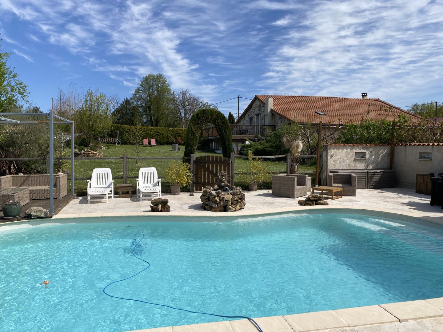 Compra: Vivenda (24600)