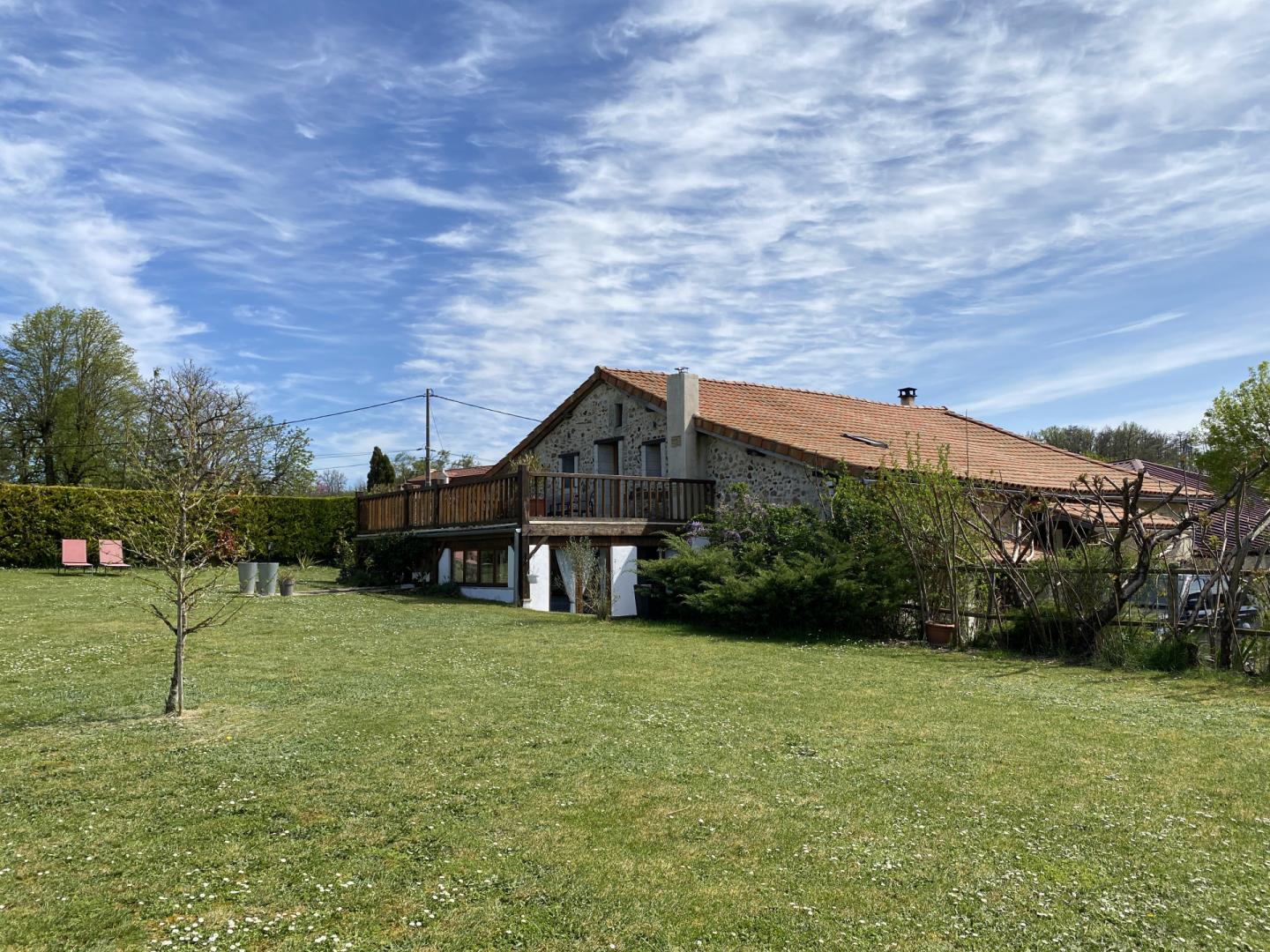 Compra: Vivenda (24600)