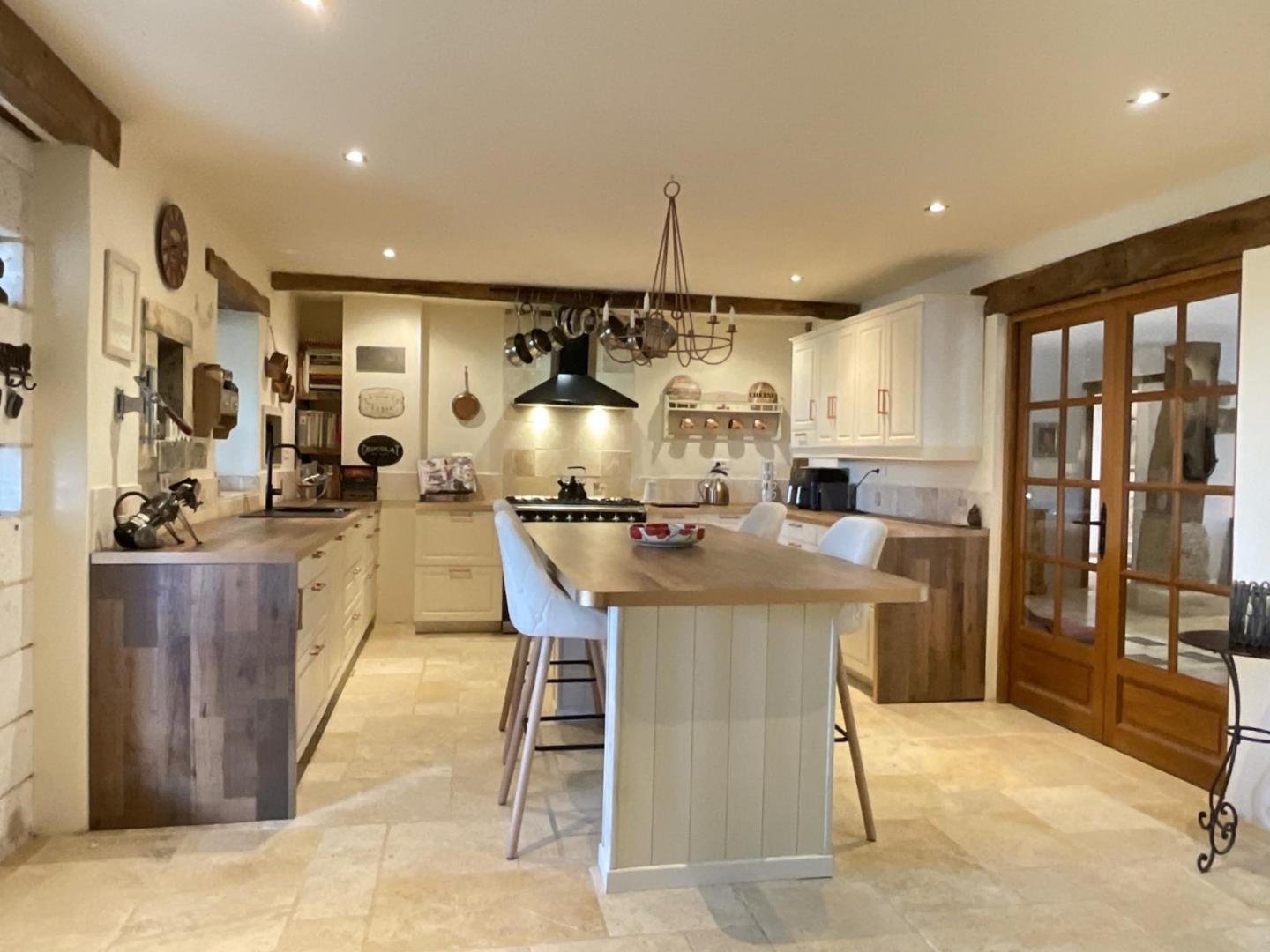 Compra: Vivenda (24600)