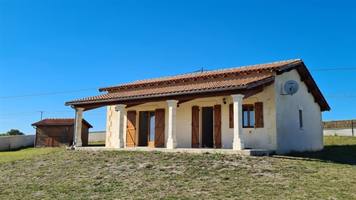 2 bedrooms Single storey property south Charente. Great Views