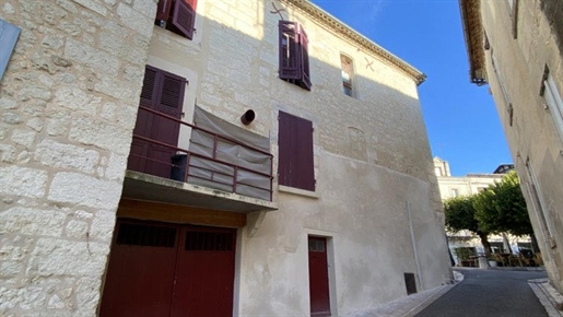 Aubeterre sur Dronne - 2 bedroom apartment for sale with ground floor commercial space.