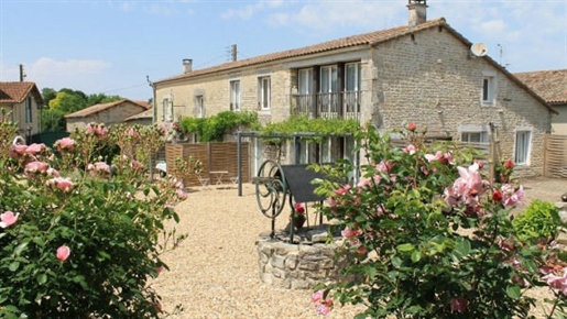 Stone 4 bed House, 3 Gîtes, Pool, Outbuildings