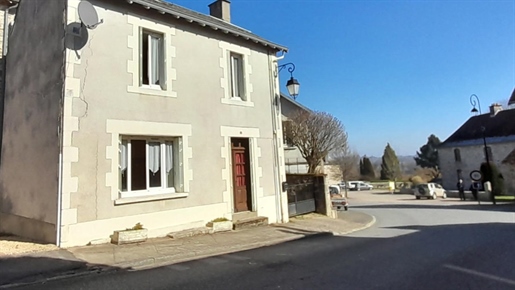 Ladignac le Long. Townhouse with garden and countryside views