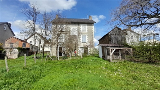 Town house for sale with a garden and garage La Coquille Dordogne