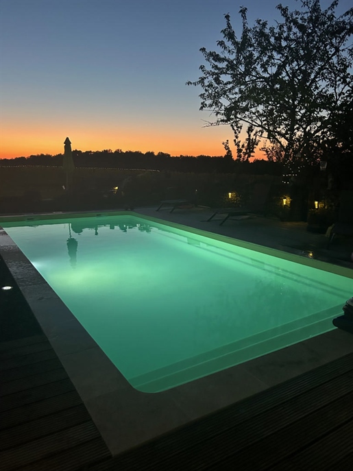 Country house with swimming pool. No neighbours. Close to Aubeterre sur Dronne.