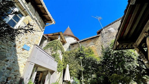 Village Mansion House 15th Century 4 beds 300 m² Charente