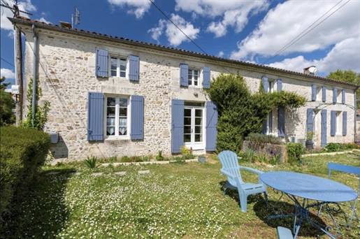 Charente house with gîte and swimming pool