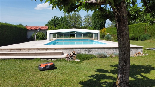 Nice house wtih swimming pool