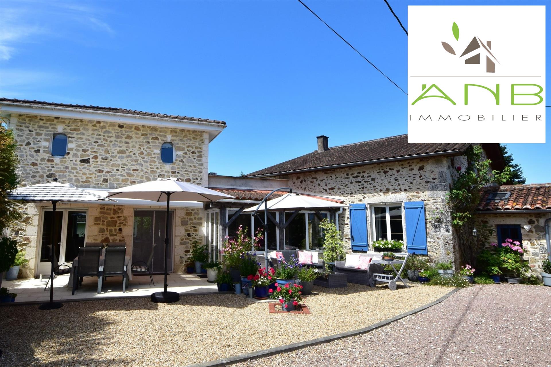 Beautiful character house with swimming pool and outbuildings
