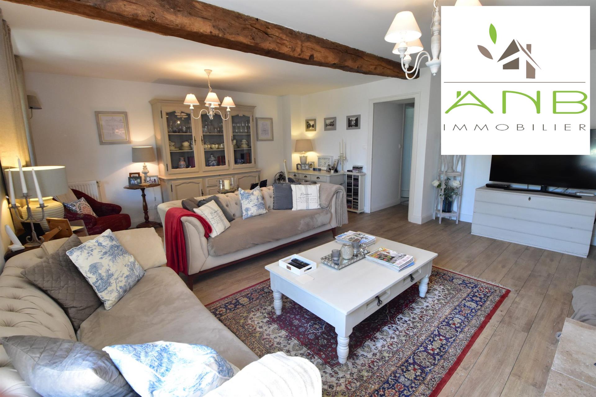 Beautiful character house with swimming pool and outbuildings